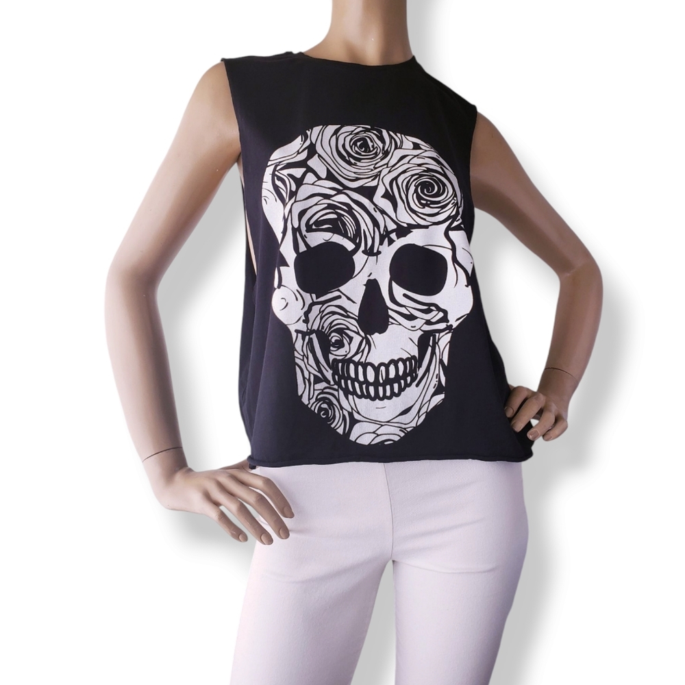 Black & White Floral Skull Print Cutoff Top